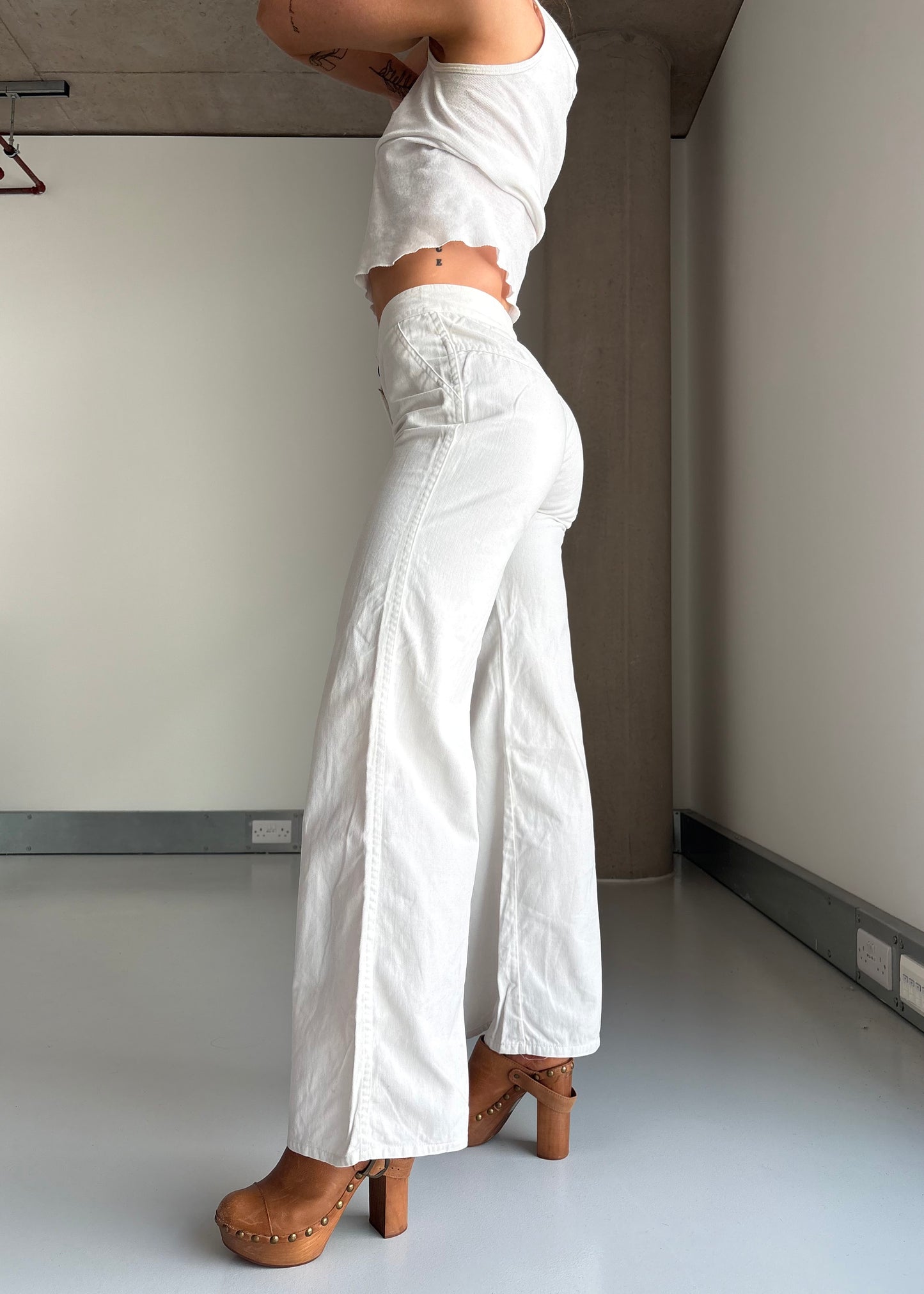70S WHITE FLARES