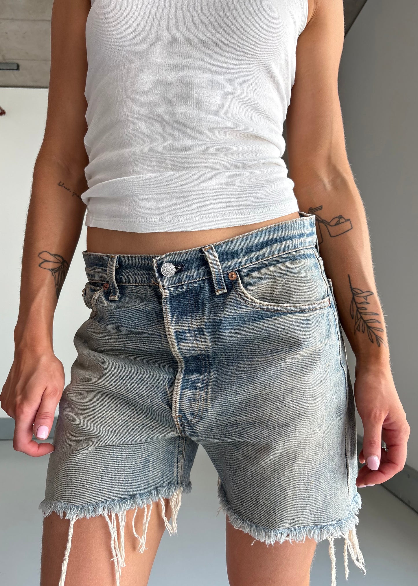 90S SAND WASH CUT OFFS