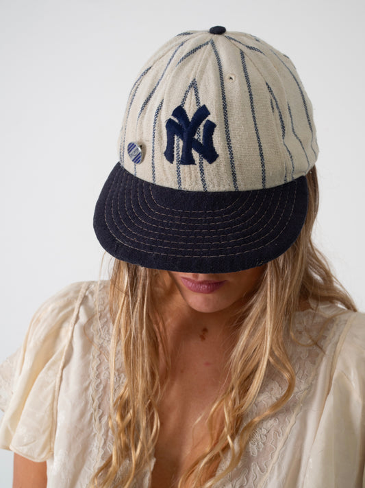 NY BASEBALL CAP WITH PIN