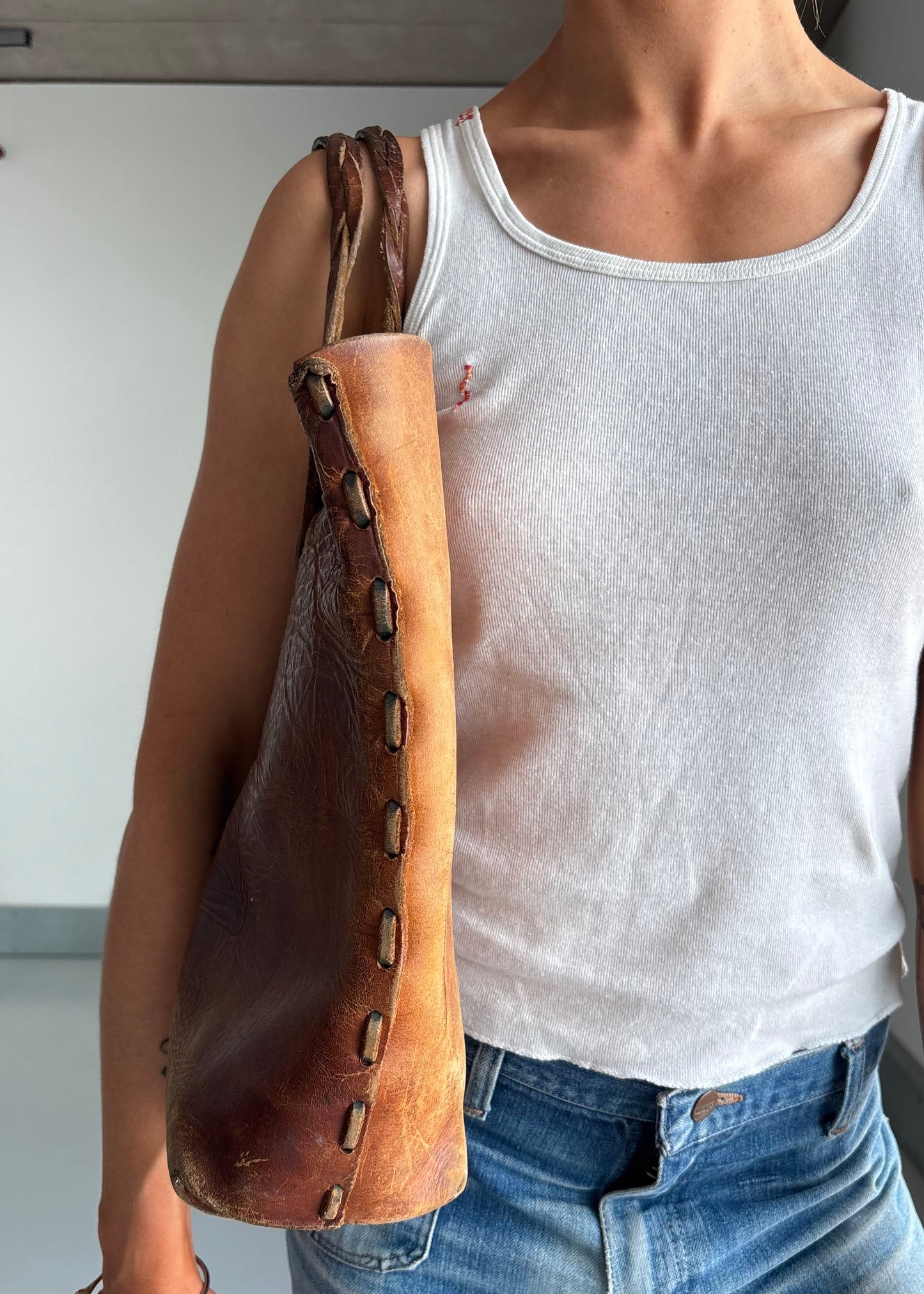 60s HIPPIE LEATHER BUCKET BAG