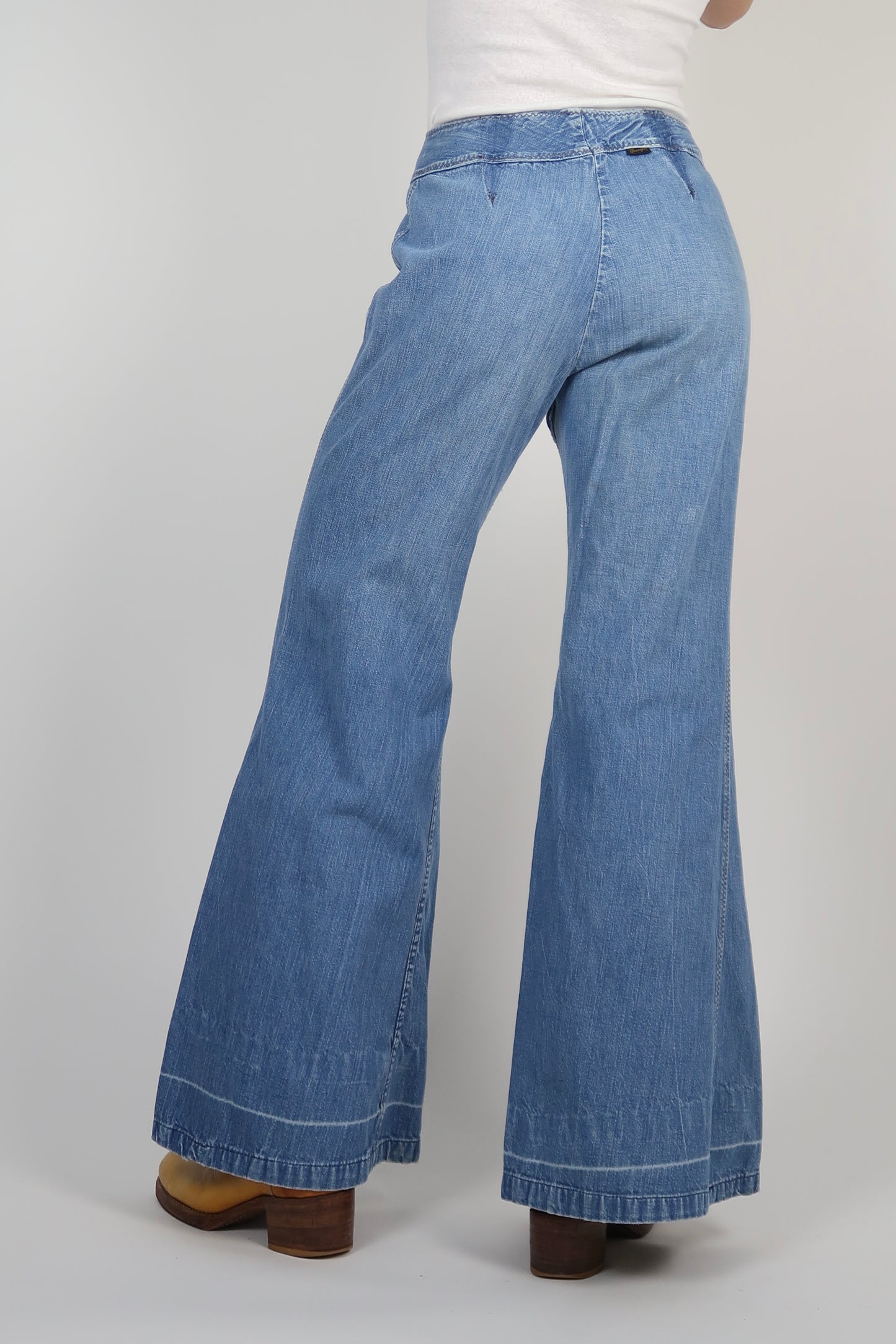 Wrangler light weight jeans