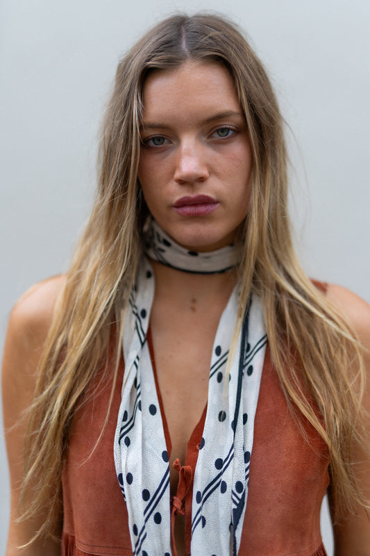 SILK DAGGER SCARF