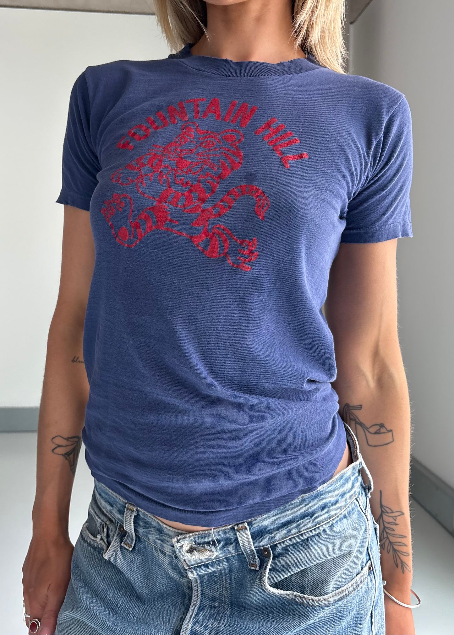 60S FOUNTAIN HILL TEE
