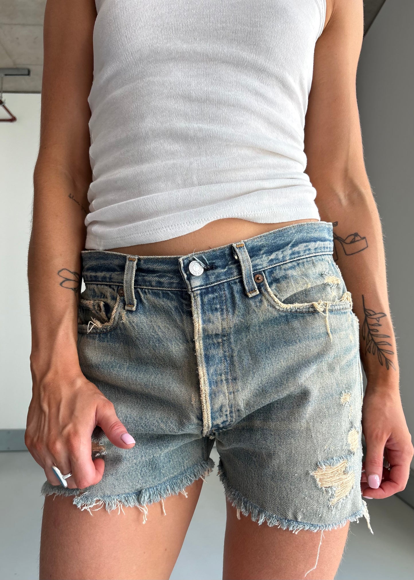 90S SAND WASH CUT OFFS WITH RIPS