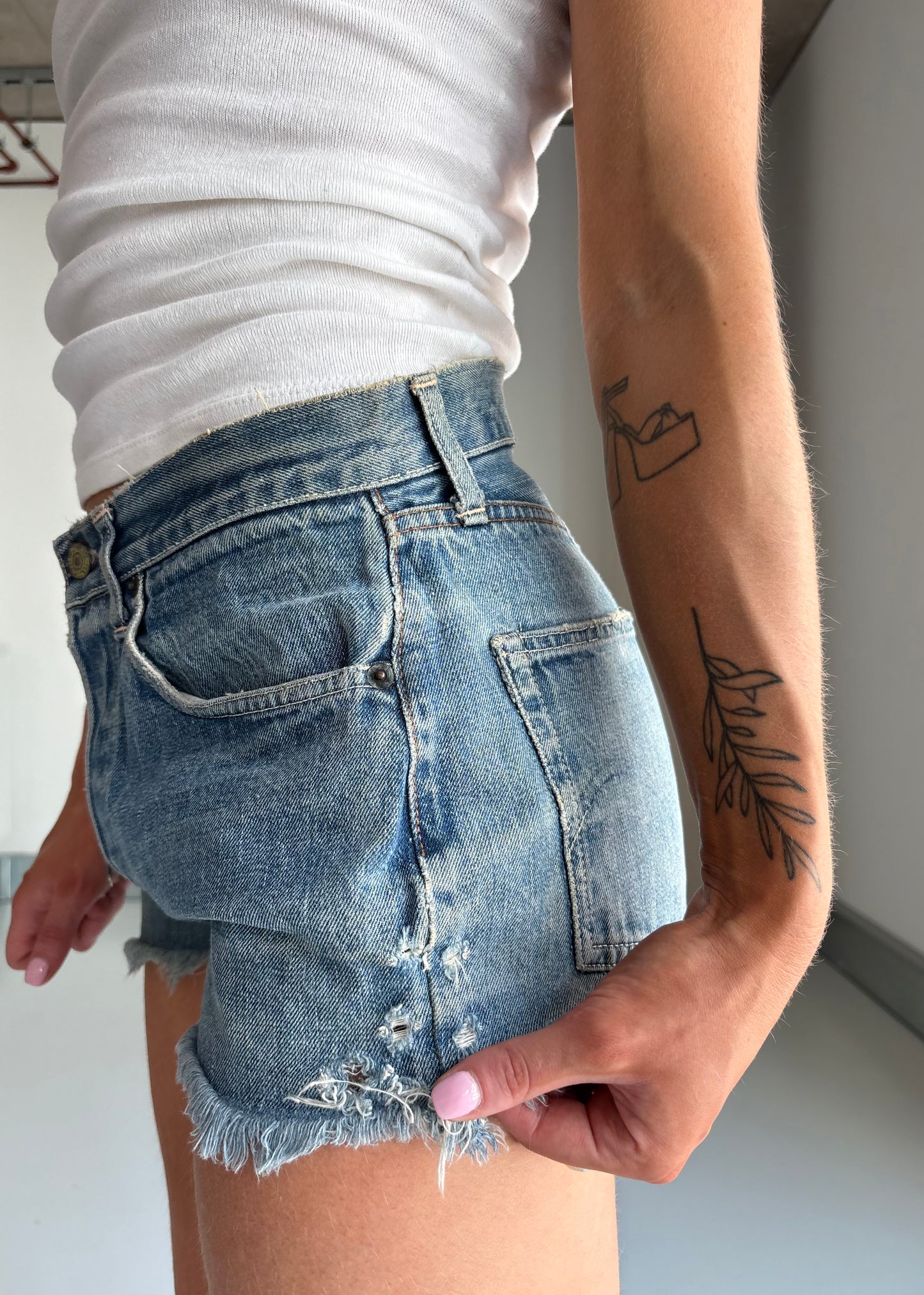 60S BIG E CUT OFF SHORTS