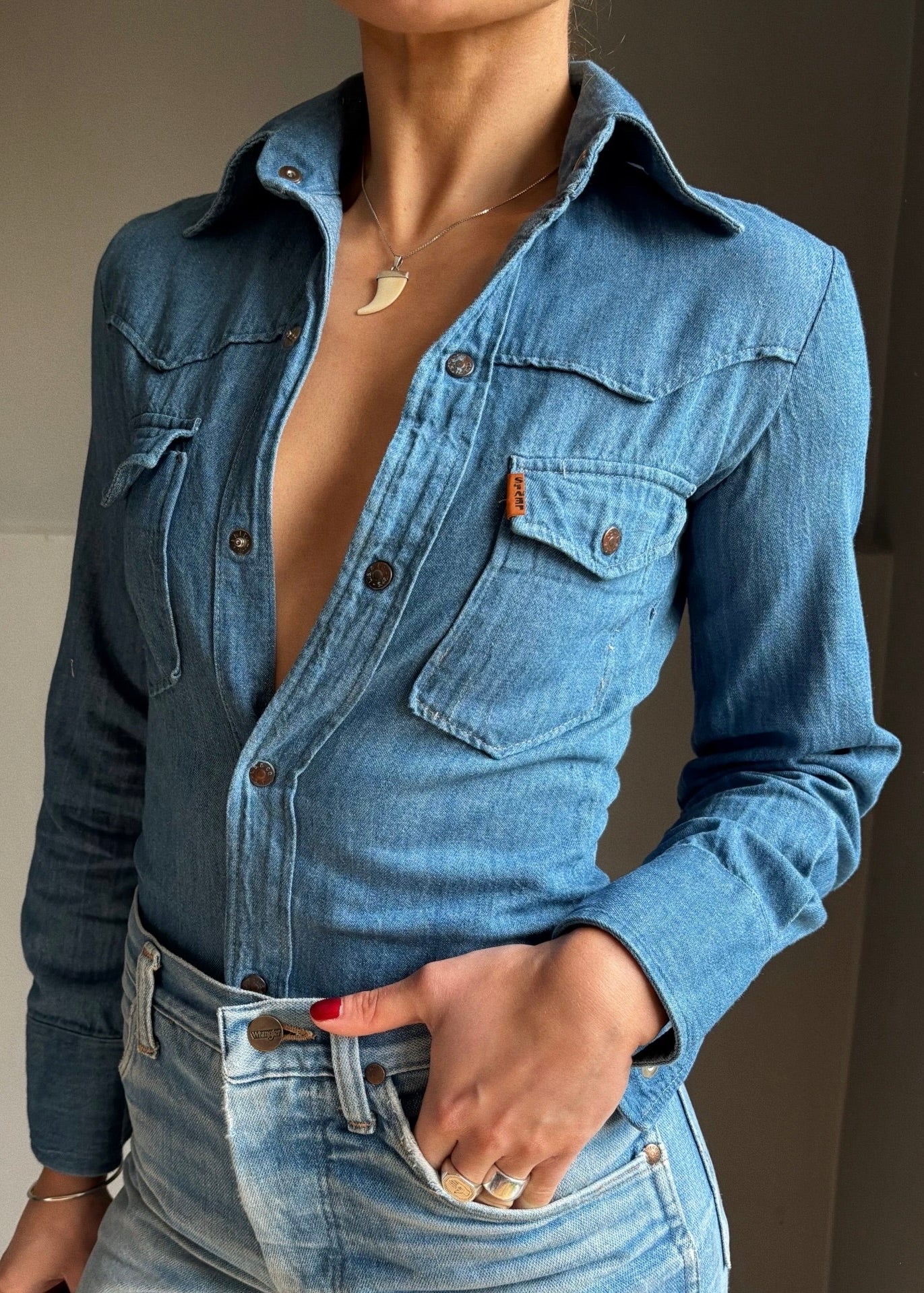 Slim Levi’s big E shirt