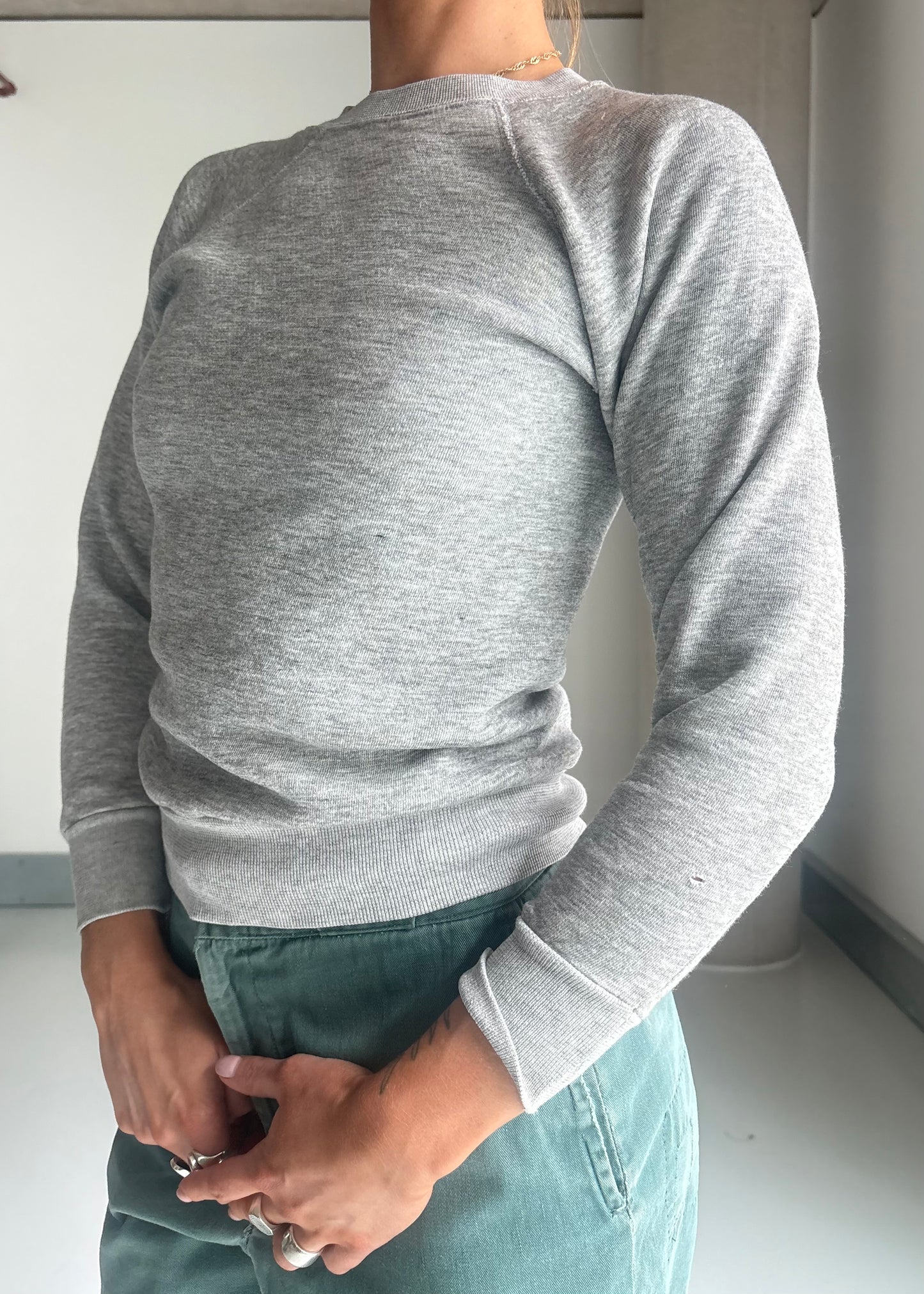 70s grey sweatshirt